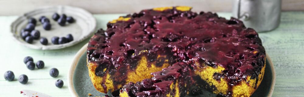 Blaubeer-Kurkuma-Kuchen »Upside down« Blaubeer-Kurkuma-Kuchen »Upside down«
