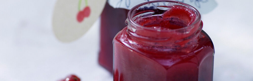 Sommerküche, Französische Kirsch-Johannisbeer-Konfitüre Johannisbeeren Unterseite Rezepte Konfitüren