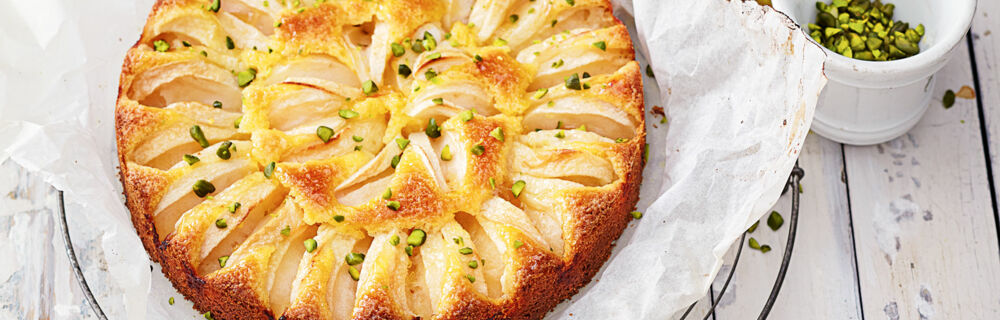 Apfel-Grießkuchen mit Pistazien Apfel-Grießkuchen mit Pistazien