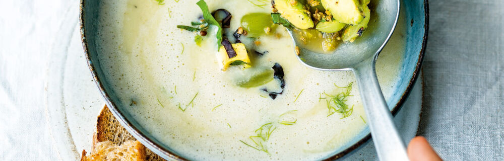 Fenchelcremesuppe mit Weintraubensalsa