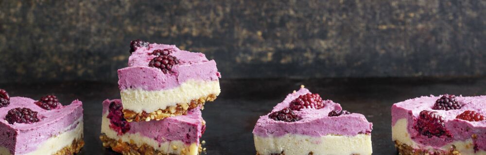 Cashew-Brombeer-Stückchen Cashew-Brombeer-Stückchen