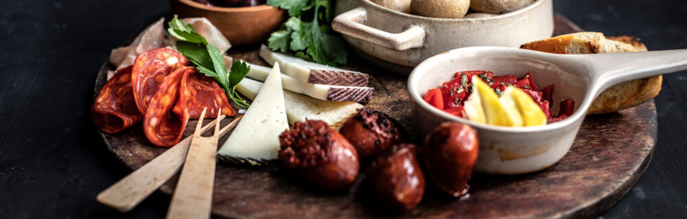 Tapas sind fester Bestandteil spanischer Esskultur. Spanische Rezepte: Tapas