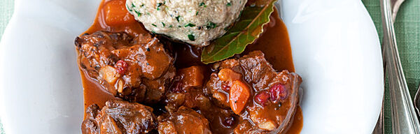 Hirschgulasch mit Möhren Hirschgulasch mit Möhren