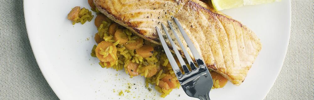 Möhrenreis mit Lachsfilet Möhrenreis mit Lachsfilet