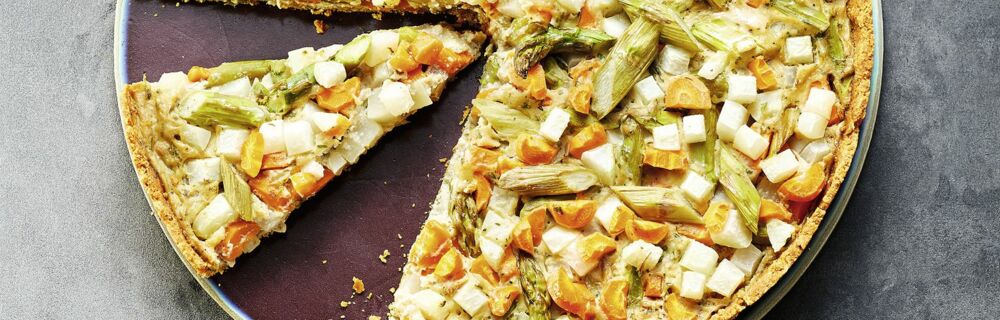 Spargel-Kohlrabi-Quiche mit Linsen-Buchweizen-Teig Spargel-Kohlrabi-Quiche mit Linsen-Buchweizen-Teig