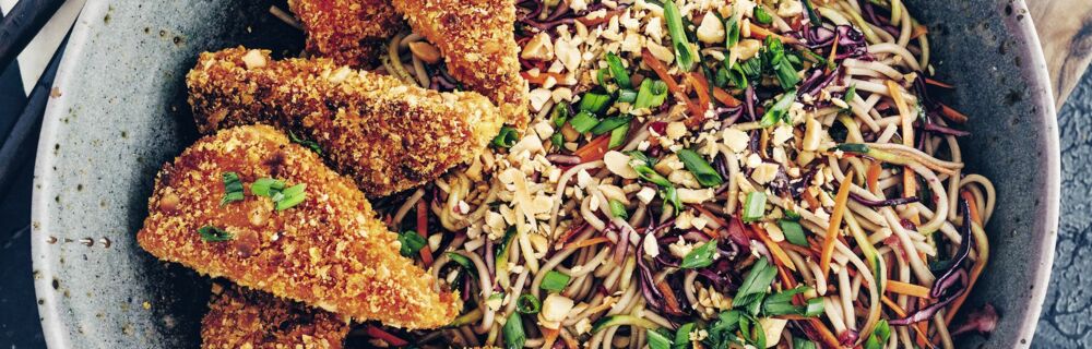 Soba-Nudel-Salat mit Sojadressing Soba-Nudel-Salat mit Sojadressing