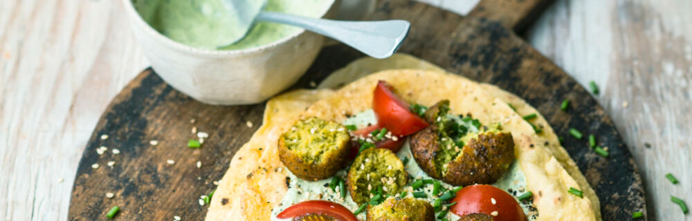 Curry-Falafeln mit Grüner Sauce Curry-Falafeln mit Grüner Sauce