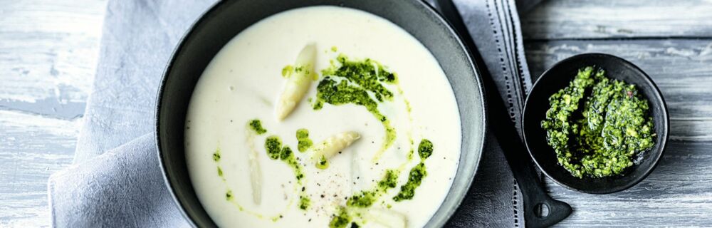 Spargelsuppe mit Bärlauchpesto