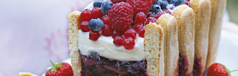 Beerenterrine mit Dickmilchcreme Beerenterrine mit Dickmilchcreme