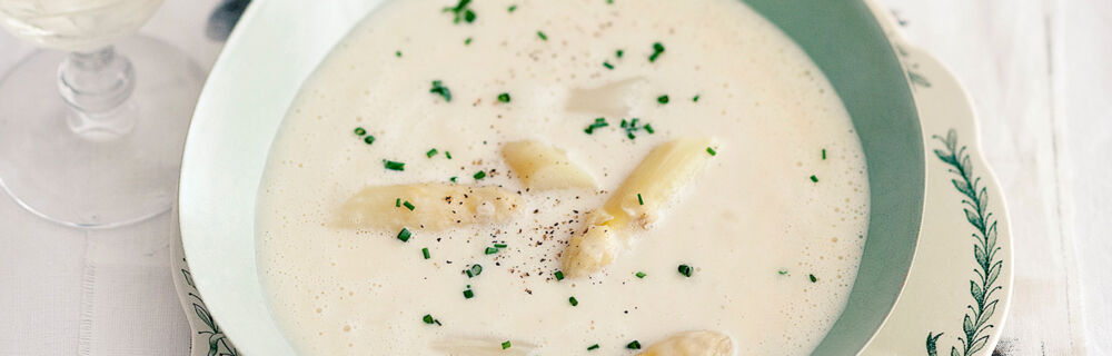 Basic cooking: Spargelcremesuppe Basic cooking: Spargelcremesuppe