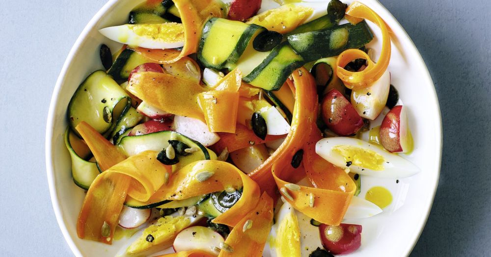 Zucchini-Möhren-Salat Rezept | Küchengötter