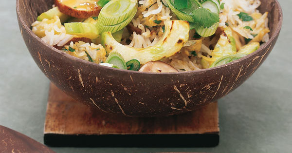 Gebratener Reis mit Pilzen, Gurke und Ei Rezept | Küchengötter