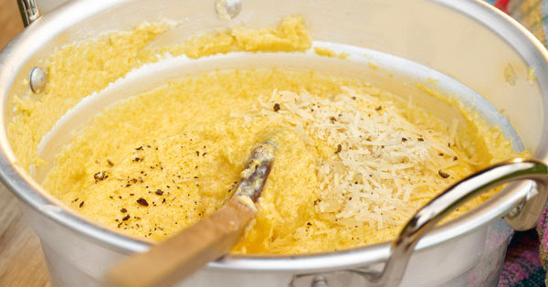 Polenta mit Butter, Sahne und Parmesan Rezept | Küchengötter