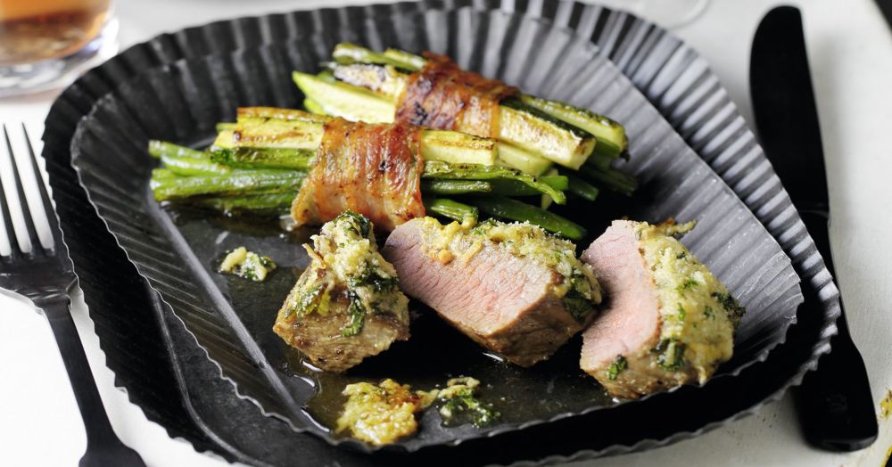 Keto Lammlachse mit Petersilien-Senf-Kruste | Küchengötter Keto Lammlachse mit Petersilien-Senf-Kruste | Küchengötter