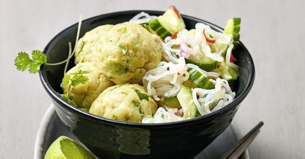 Asia-Gemüse mit Fischbällchen und Konjaknudeln Rezept | Küchengötter Asia-Gemüse mit Fischbällchen und Konjaknudeln Rezept | Küchengötter