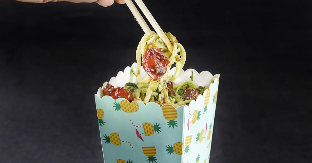 Zoodles mit Avocadopesto und Ofentomaten Rezept | Küchengötter Zoodles mit Avocadopesto und Ofentomaten Rezept | Küchengötter