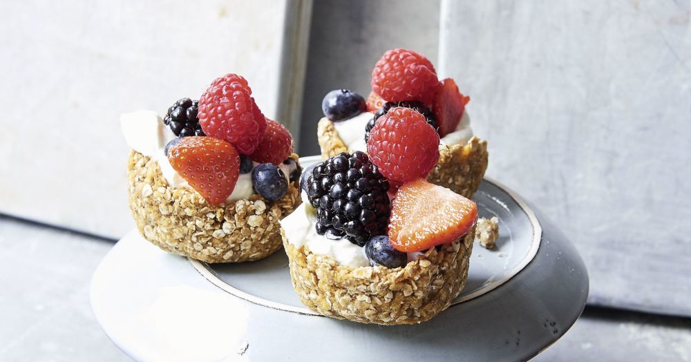 Zuckerfreie GranolaCups mit Beeren Rezept Küchengötter
