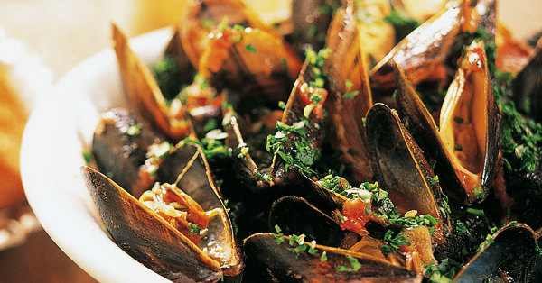 Miesmuscheln in würziger Tomatensauce Rezept | Küchengötter