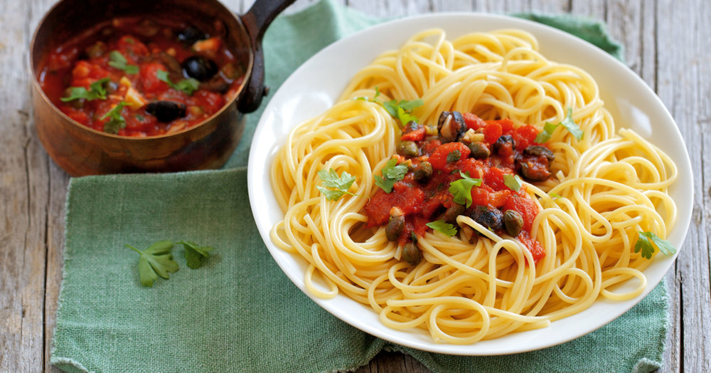 Spaghetti mit Tomaten-Kapern-Sauce Rezept | Küchengötter