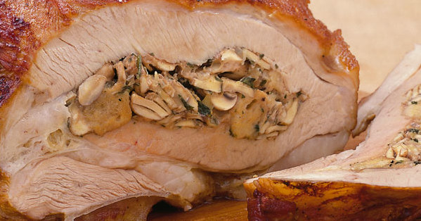 Gefüllte Kalbsbrust mit Champignons Rezept | Küchengötter Gefüllte Kalbsbrust mit Champignons Rezept | Küchengötter