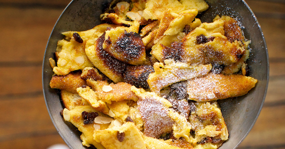 Karamellisierter Kaiserschmarrn mit Puderzucker Rezept | Küchengötter Karamellisierter Kaiserschmarrn mit Puderzucker Rezept | Küchengötter