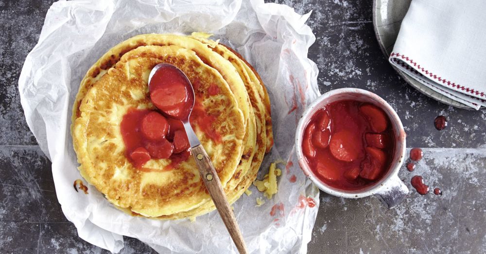 Crespelle mit Erdbeer-Rhabarber-Kompott Rezept | Küchengötter Crespelle mit Erdbeer-Rhabarber-Kompott Rezept | Küchengötter