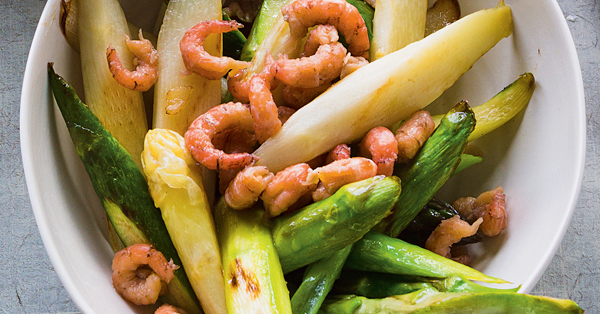 Spargel grün-weiß mit Krabben Rezept | Küchengötter Spargel grün-weiß mit Krabben Rezept | Küchengötter