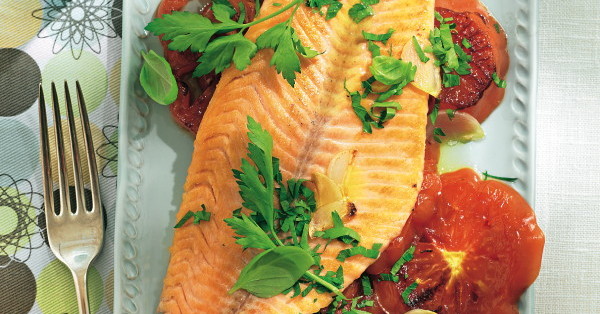 Lachsforelle mit Tomaten Rezept | Küchengötter Lachsforelle mit Tomaten Rezept | Küchengötter