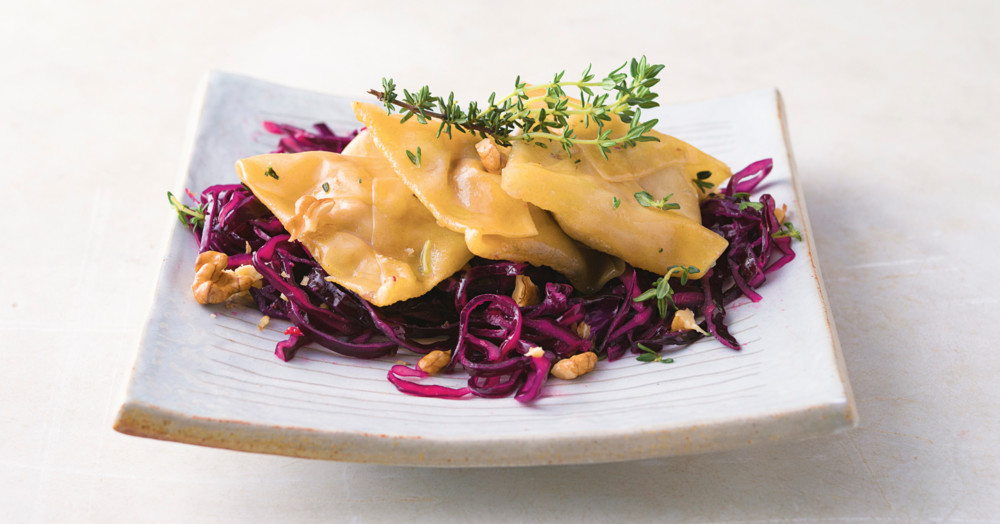 Wan-Tans mit Rotkohlsalat Rezept | Küchengötter Wan-Tans mit Rotkohlsalat Rezept | Küchengötter