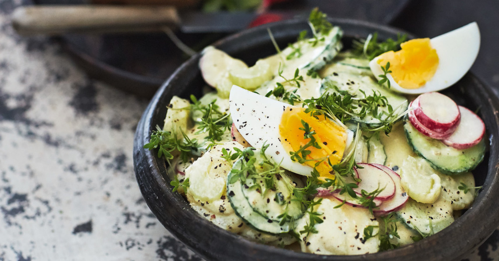 Kartoffelsalat mit Eiern und Joghurt-Mayonnaise Rezept | Küchengötter
