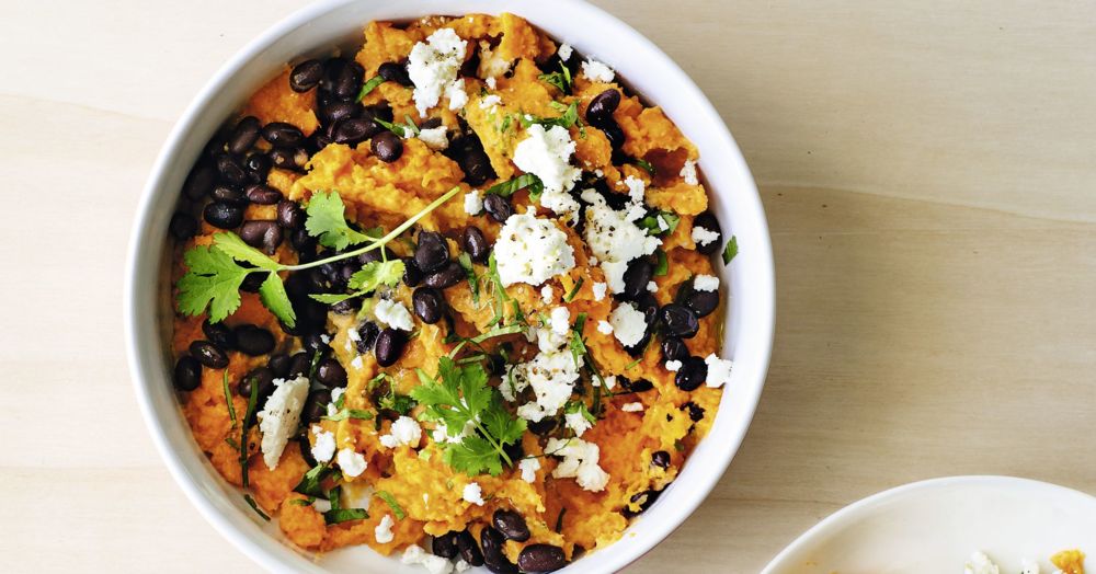 Süßkartoffelpüree mit schwarzen Bohnen und Feta Rezept | Küchengötter Süßkartoffelpüree mit schwarzen Bohnen und Feta Rezept | Küchengötter