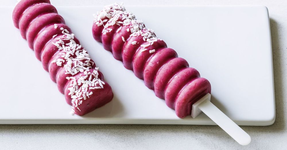 Himbeer-Eis am Stiel mit Kokos Rezept | Küchengötter Himbeer-Eis am Stiel mit Kokos Rezept | Küchengötter