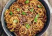Spaghetti Bolognese mit Pilzen und Nüssen