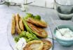 Linsenpuffer mit Joghurtsauce und Eichblattsalat