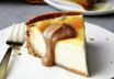 Käsekuchen mit 
Dattel-Salz-Karamell
