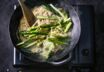 Spargel-Nudel-Wok 
mit Macadamia