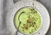 Kohlrabisuppe mit Hanfsamen-Topping