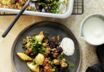 Wintergemüse-Crumble mit Joghurt-Dip