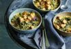 Rotes Schwarzkohlcurry mit frittiertem Tofu
