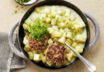 Tatar-Frikadellen mit Kohlrabi-Kartoffel-Ragout Tatar-Frikadellen mit Kohlrabi-Kartoffel-Ragout