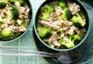Brokkoli-Gersten-eintopf mit Fleisch