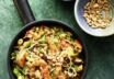 Asia-Gemüse-Garnelen-Pfanne mit Reis