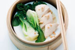 Gedämpfte Hähnchenbrustfilets mit Pak Choi Gedämpfte Hähnchenbrustfilets mit Pak Choi