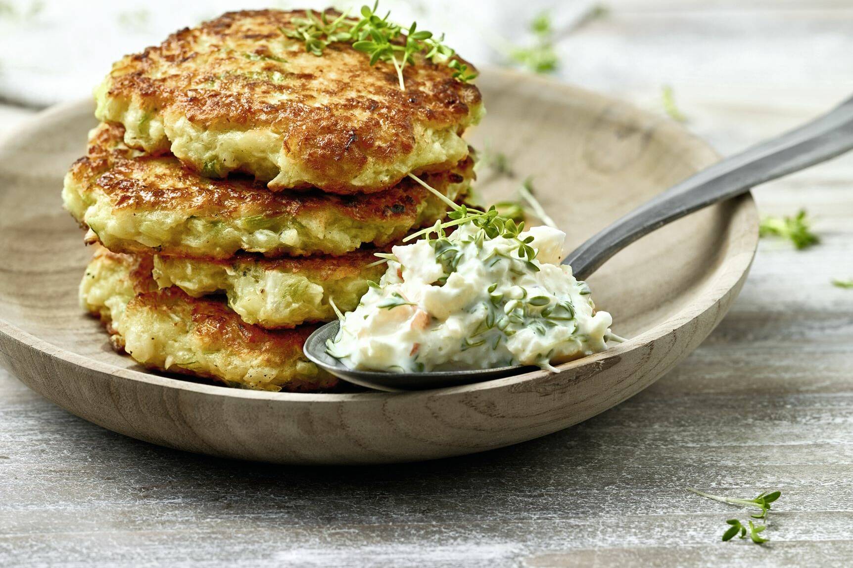 Mairübchen-Rösti mit Dip | Rezept für den Thermomix | Küchengötter image