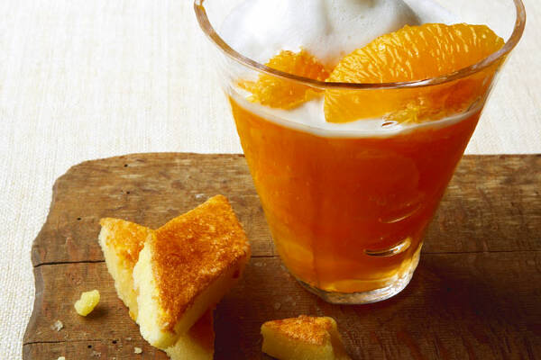 Orangensalat mit Amarettoschaum und Mandelbiskuit Rezept | Küchengötter Orangensalat mit Amarettoschaum und Mandelbiskuit Rezept | Küchengötter