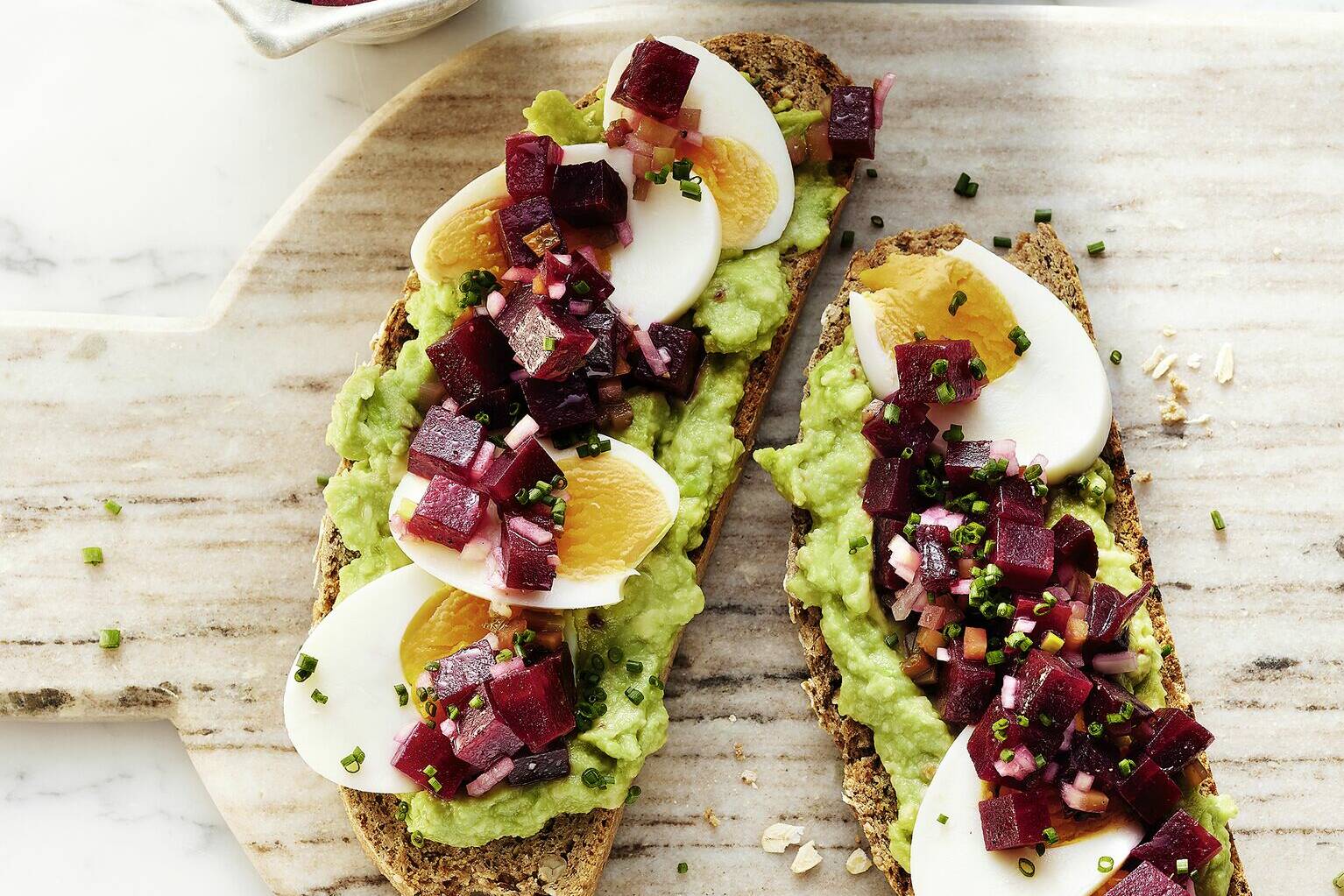 Vitalschnitte mit Rote-Bete-Häckerle Rezept | Küchengötter Vitalschnitte mit Rote-Bete-Häckerle Rezept | Küchengötter