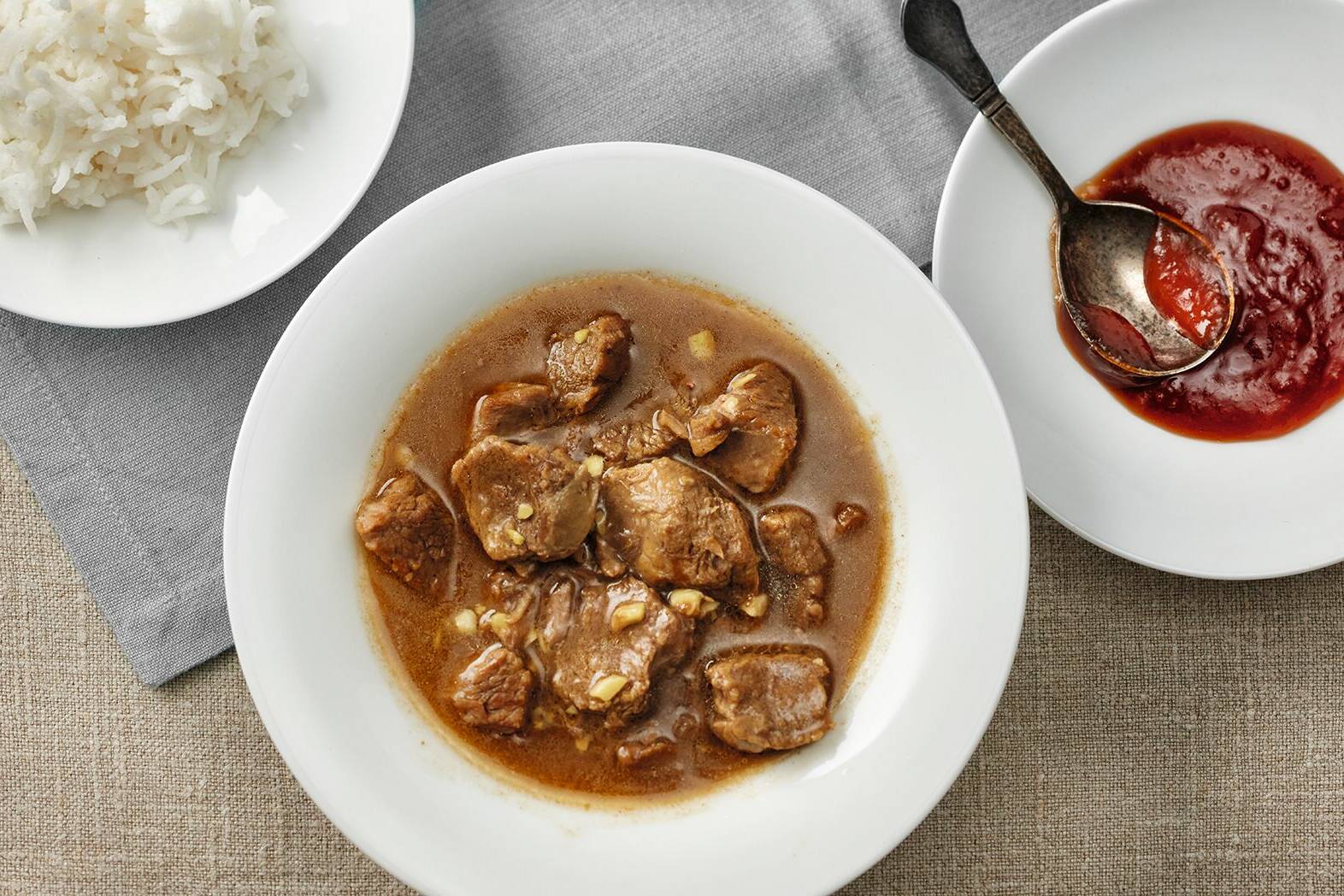 Lammragout mit Mandeln Rezept | Küchengötter Lammragout mit Mandeln Rezept | Küchengötter