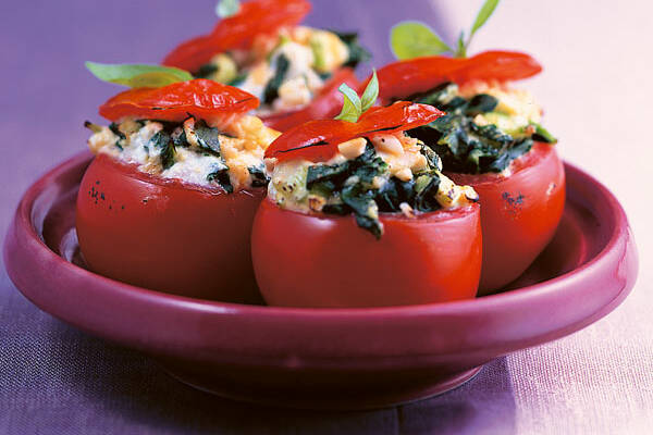 Gratinierte Tomaten mit Spinat-Ricotta-Füllung Rezept | Küchengötter Gratinierte Tomaten mit Spinat-Ricotta-Füllung Rezept | Küchengötter