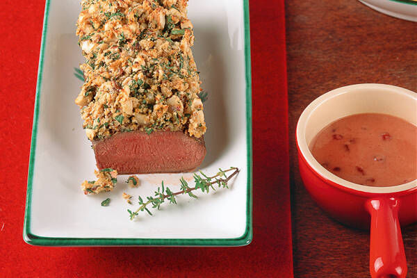 Hirschrücken mit Kräuter-Senf-Kruste Rezept | Küchengötter