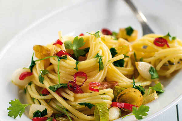 Spaghettini mit jungem Knoblauch Rezept | Küchengötter